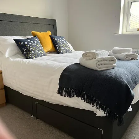 Market Street 1 King Bed Sleeps 2 * 阿尔弗斯顿