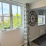 Market Street 1 King Bed Sleeps 2 아파트