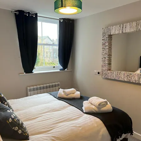 Market Street 1 King Bed Sleeps 2 Ulverston