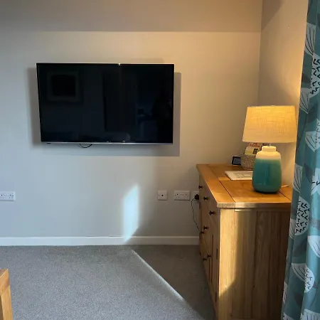 Market Street 1 King Bed Sleeps 2 Ulverston