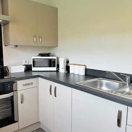 Market Street 1 King Bed Sleeps 2 Apartment *
