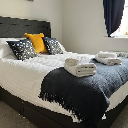 Apartment Market Street 1 King Bed Sleeps 2 *