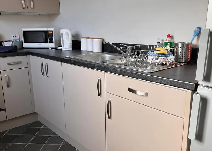 Market Street 1 King Bed Sleeps 2 Apartment *