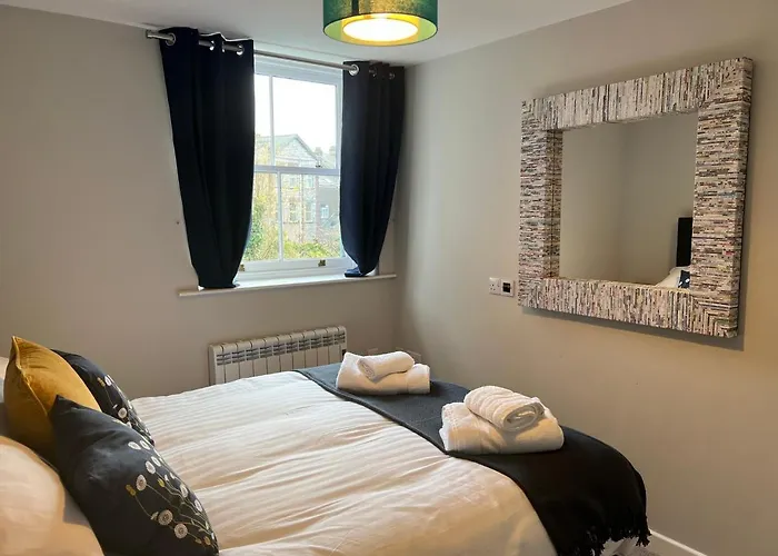 Market Street 1 King Bed Sleeps 2 Ulverston