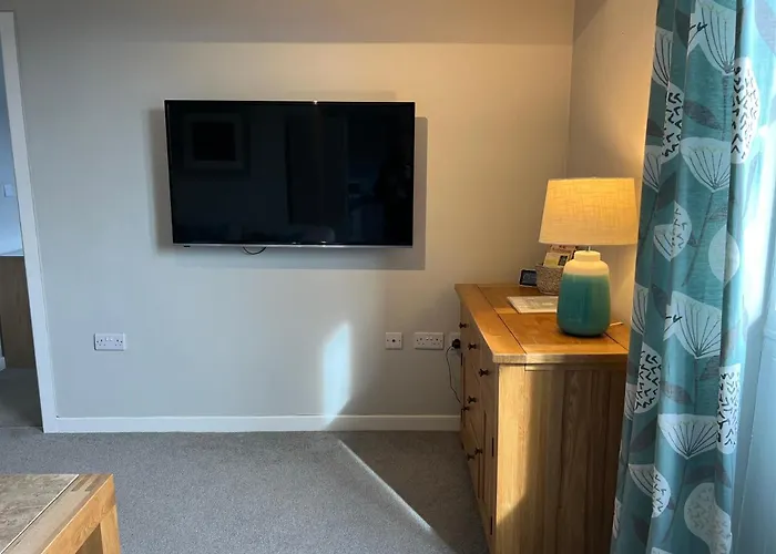 Market Street 1 King Bed Sleeps 2 Ulverston